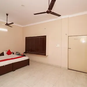 Flagship Chandra Prabha 3*, Varanasi India